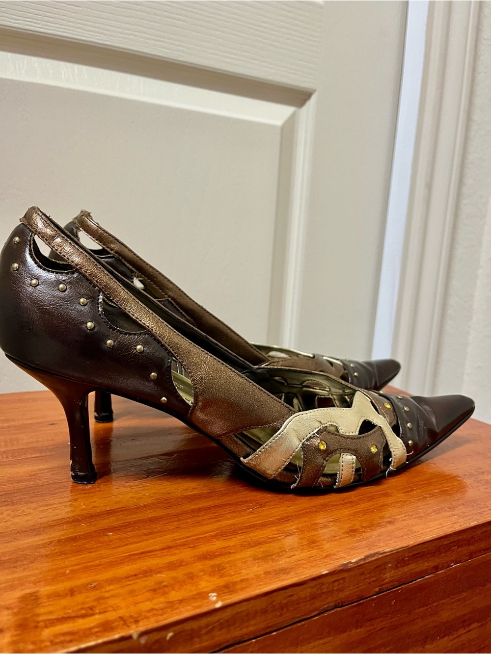 Pointed-Toe Brown & Cream Studded Women's Heels
